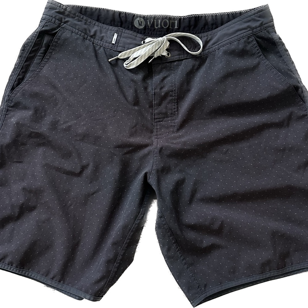 Size 32 vuori men’s shorts